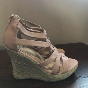 Type Z size 8 1/2 shoes